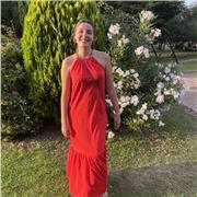 Soy muy trabajadora, me encanta la ciencia, en concreto, la biología. Apta para dar clases a todas las edades. Soy genial enseñado